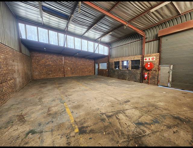 172M² WAREHOUSE TO LET IN WADEVILLE